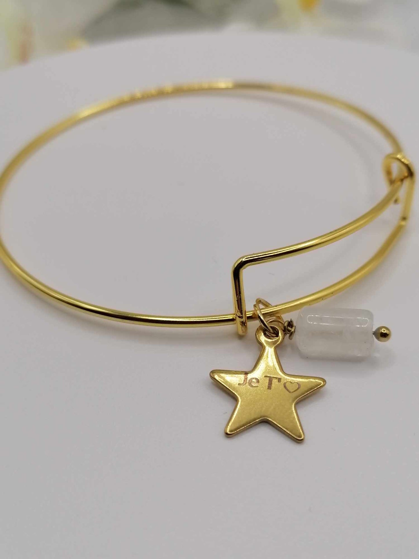 Bracelet Jonc Maelia Couleur Doré "Gravure & Charms"